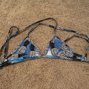 Jolyn piña triangle top size S!